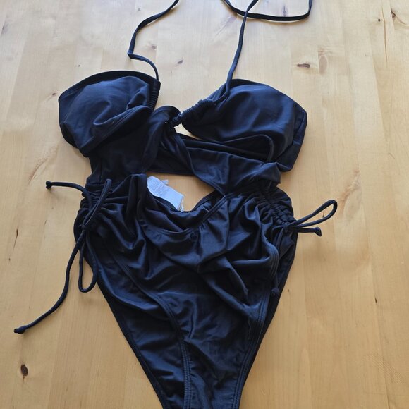 NWT Seaselfie Cut Out Women's Black One Piece Swimsuit Sz Large L - Picture 3 of 3